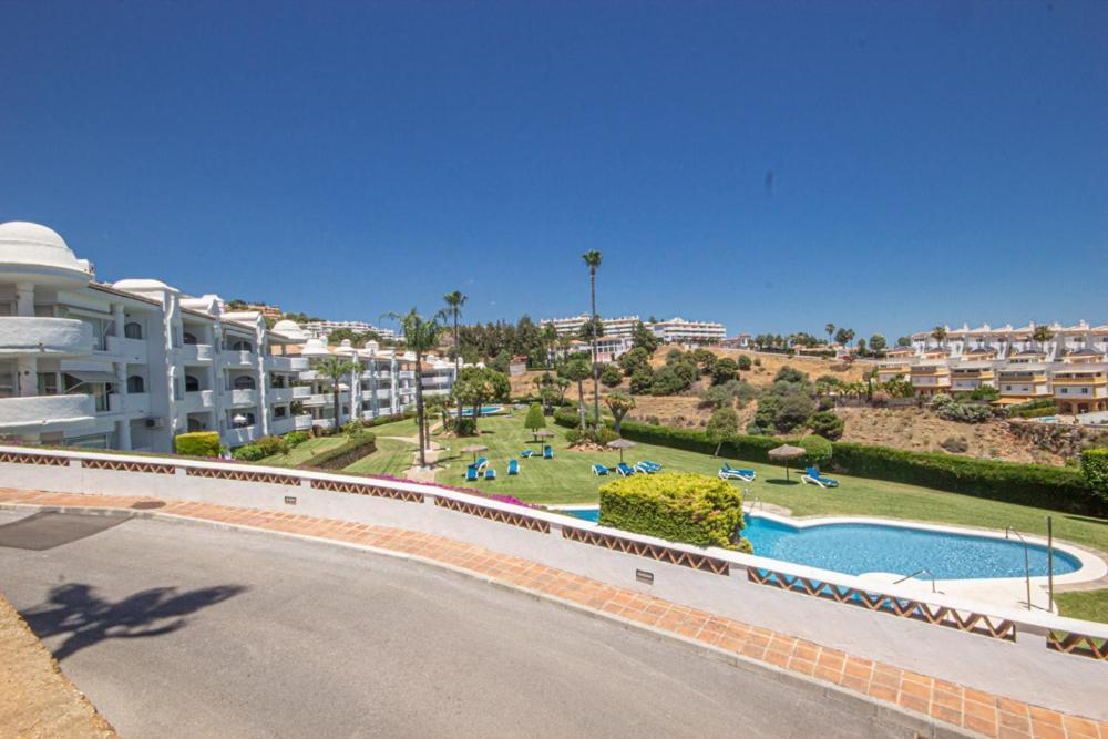 Wonderful 2 Bed Apartment With Stunning Sea Views Sitio de Calahonda エクステリア 写真