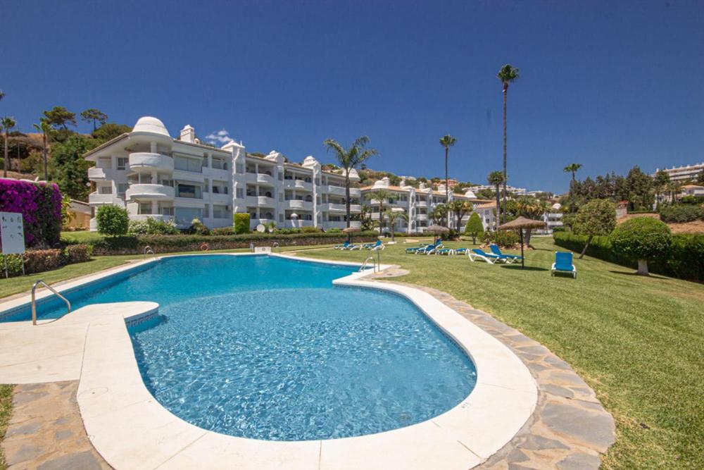 Wonderful 2 Bed Apartment With Stunning Sea Views Sitio de Calahonda エクステリア 写真